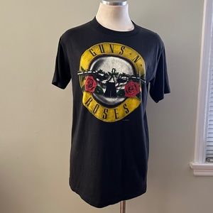 Vintage Guns N' Roses 'Circle logo' 1987 shirt in PINK spray paint